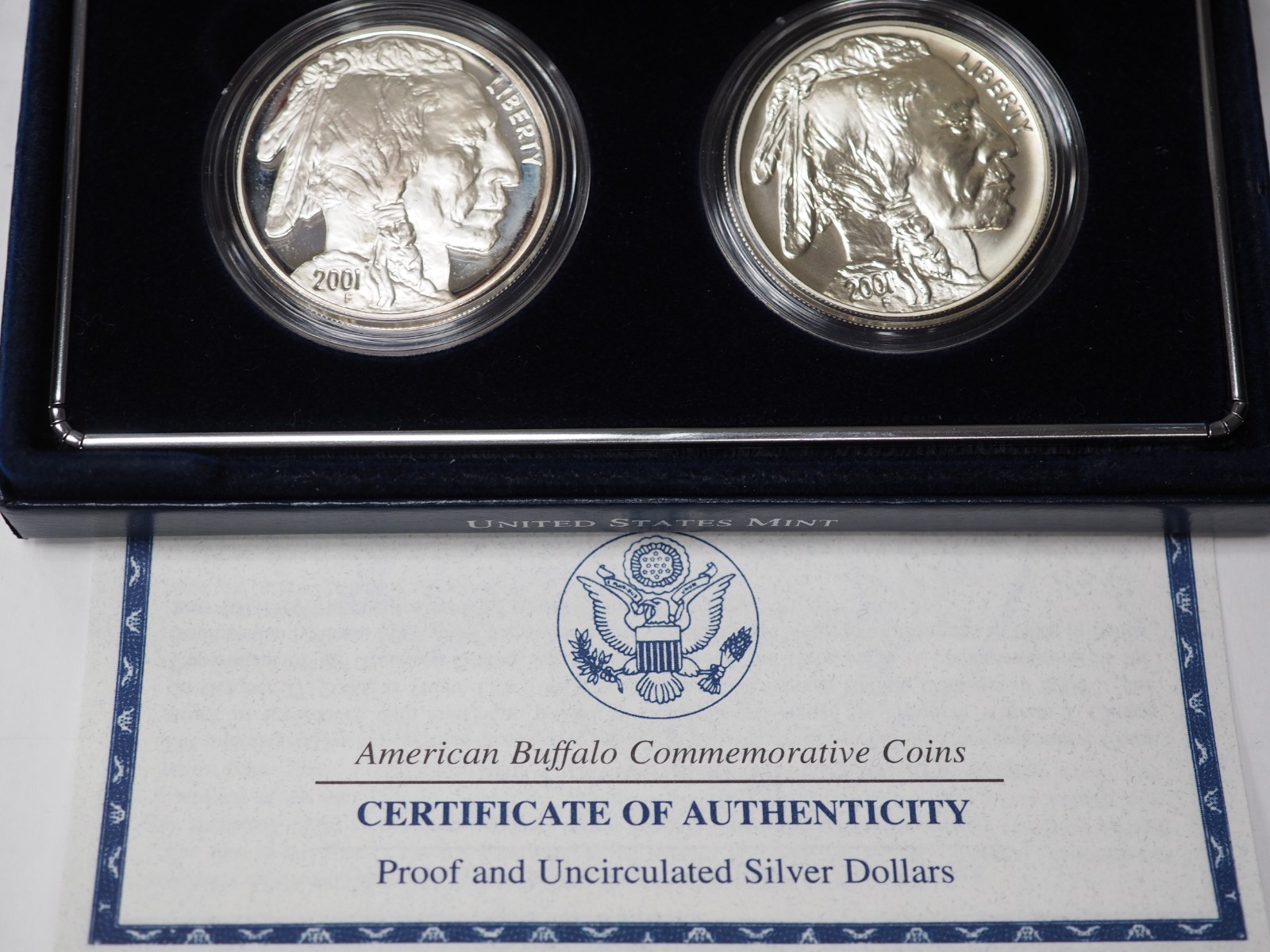 2001 American Buffalo Proof & Uncirculated Commemorative Silver Dollar Coin Set 2001 American Buffalo Proof & Uncirculated Commemorative Silver Dollar Coin Set