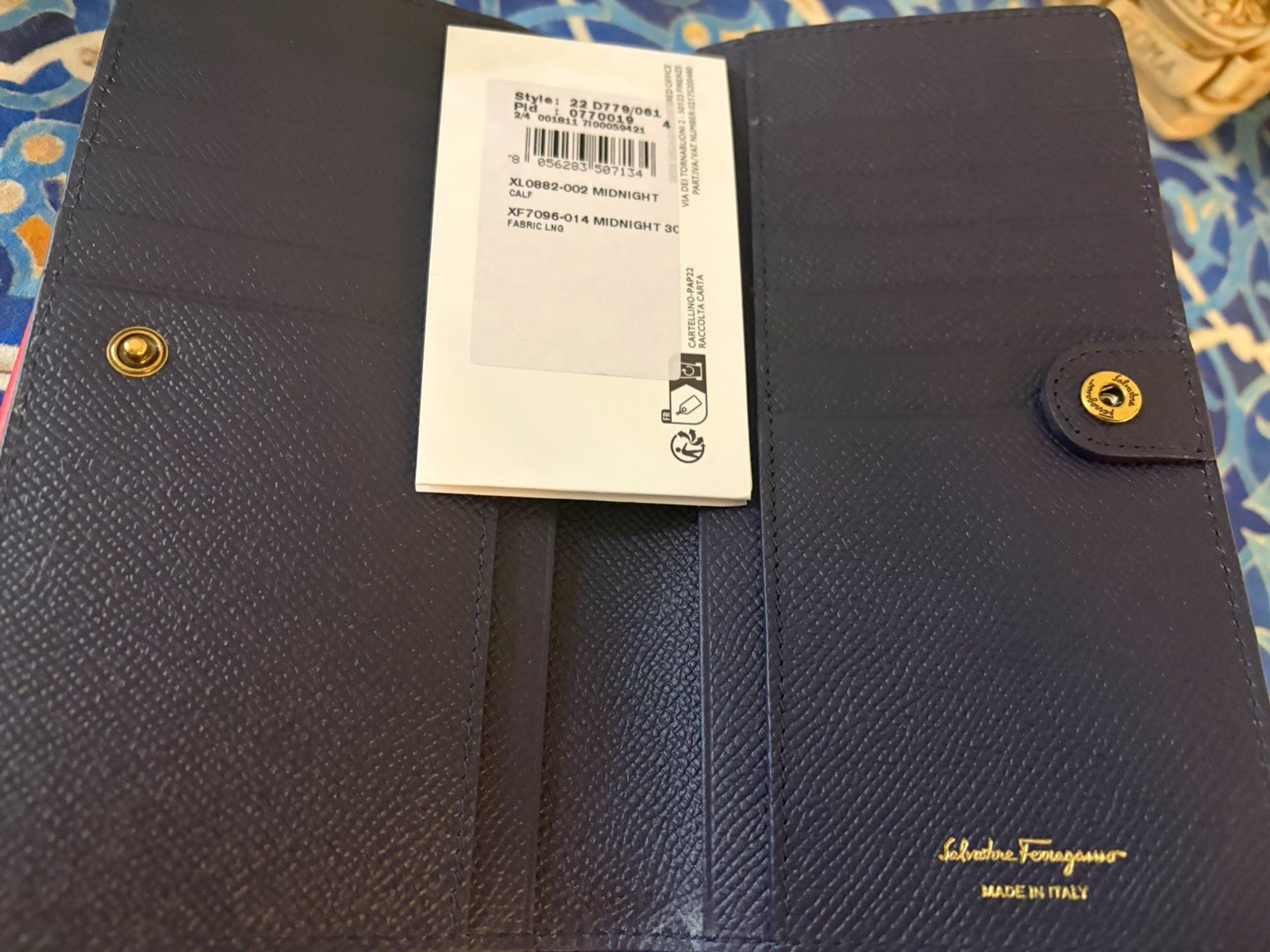 Salvatore Ferragamo Women\'s Blue Folding Wallet Credit Card Slots Logo