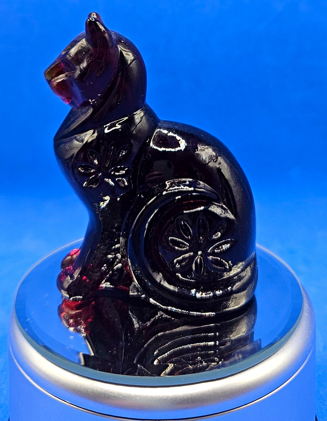 The Franklin Mint Curio Cabinet Cats Ruby Glass Figurine  