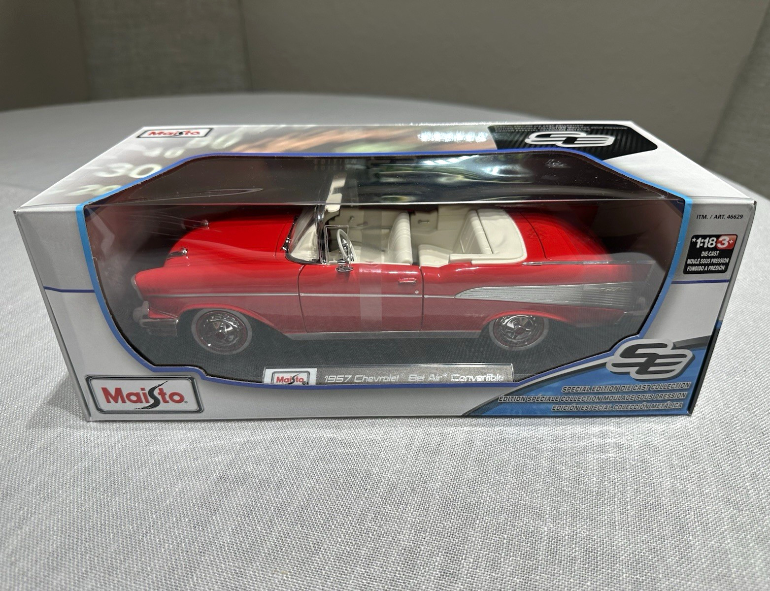 Maisto Special Edition 1:18 1957 Chevrolet Bel Air Convertible Diecast Red/White