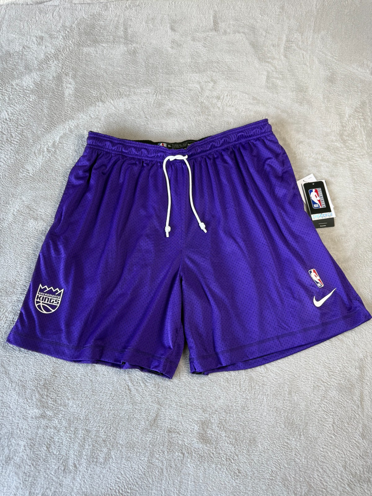 New Nike Sacramento Kings Team Issue Reversible Practice Shorts 3XL NWT New Nike Sacramento Kings Team Issue Reversible Practice Shorts 3XL NWT