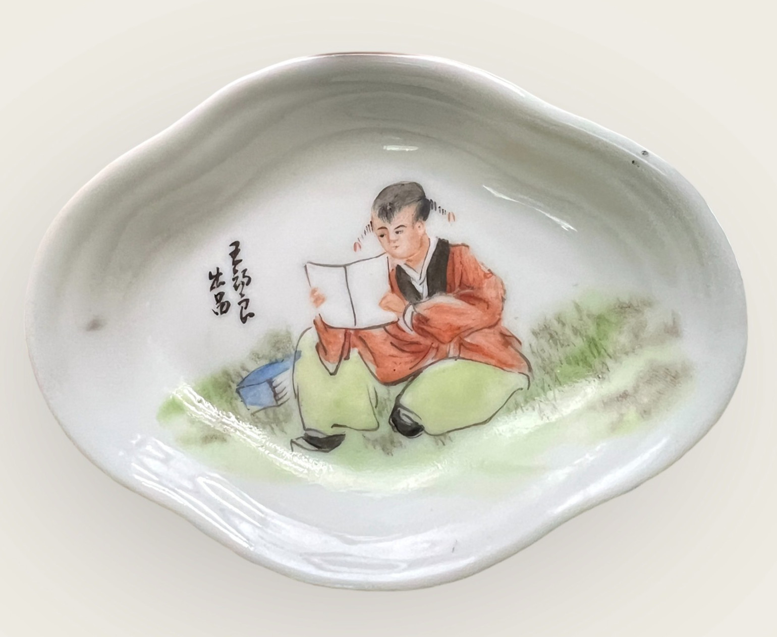Set of 5 Artist and Reader Antique Offering Dishes, Qing Dynasty,  Hand Painted