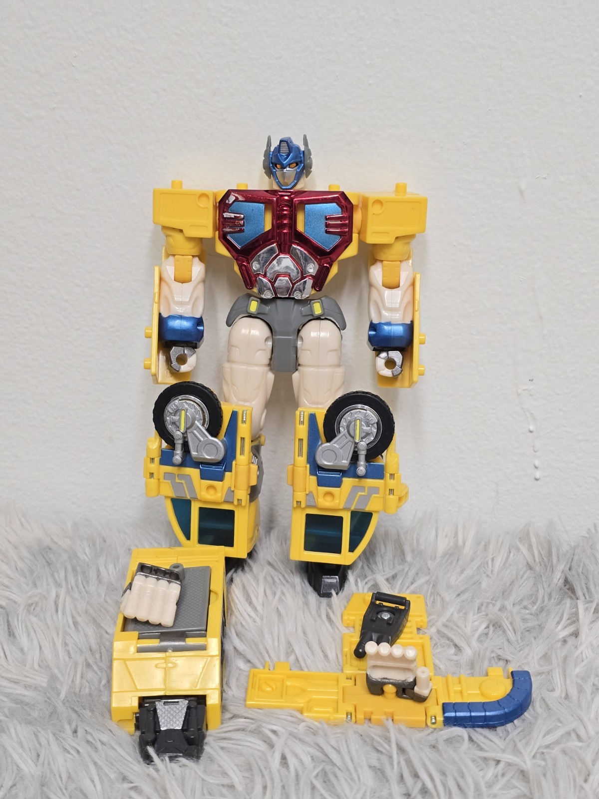 Transformers Universe Yellow Optimus Prime Sam\'s Club Exclusive Incomplete Transformers Universe Yellow Optimus Prime Sam\'s Club Exclusive Incomplete