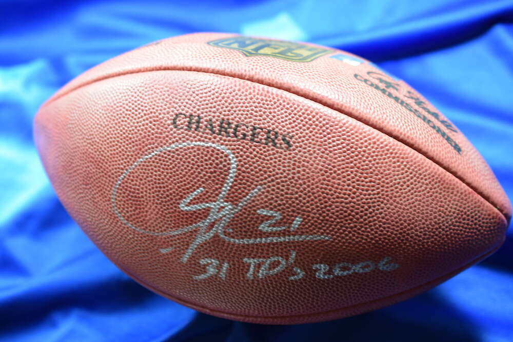 LaDanian Tomlinson JSA Autograph NFL Football Signed 31 TDs Game Issued Chargers LaDanian Tomlinson JSA Autograph NFL Football Signed 31 TDs Game Issued Chargers