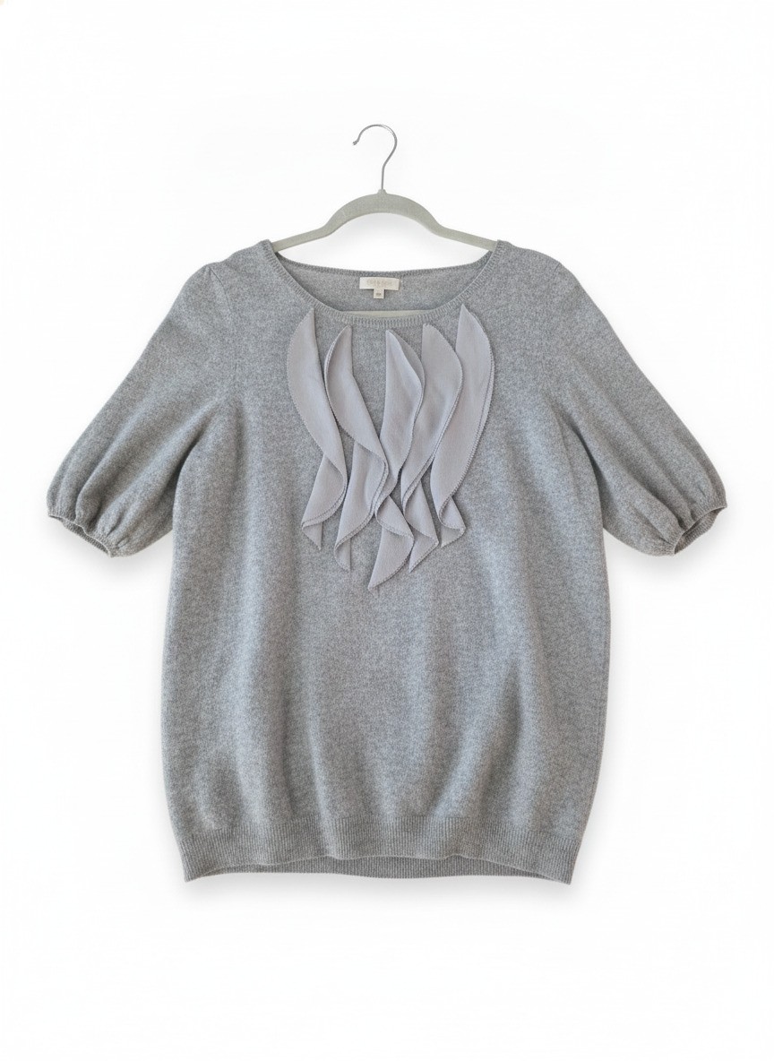 EUC Ann Taylor Gray Short Sleeve Ruffle Front Sweater Top