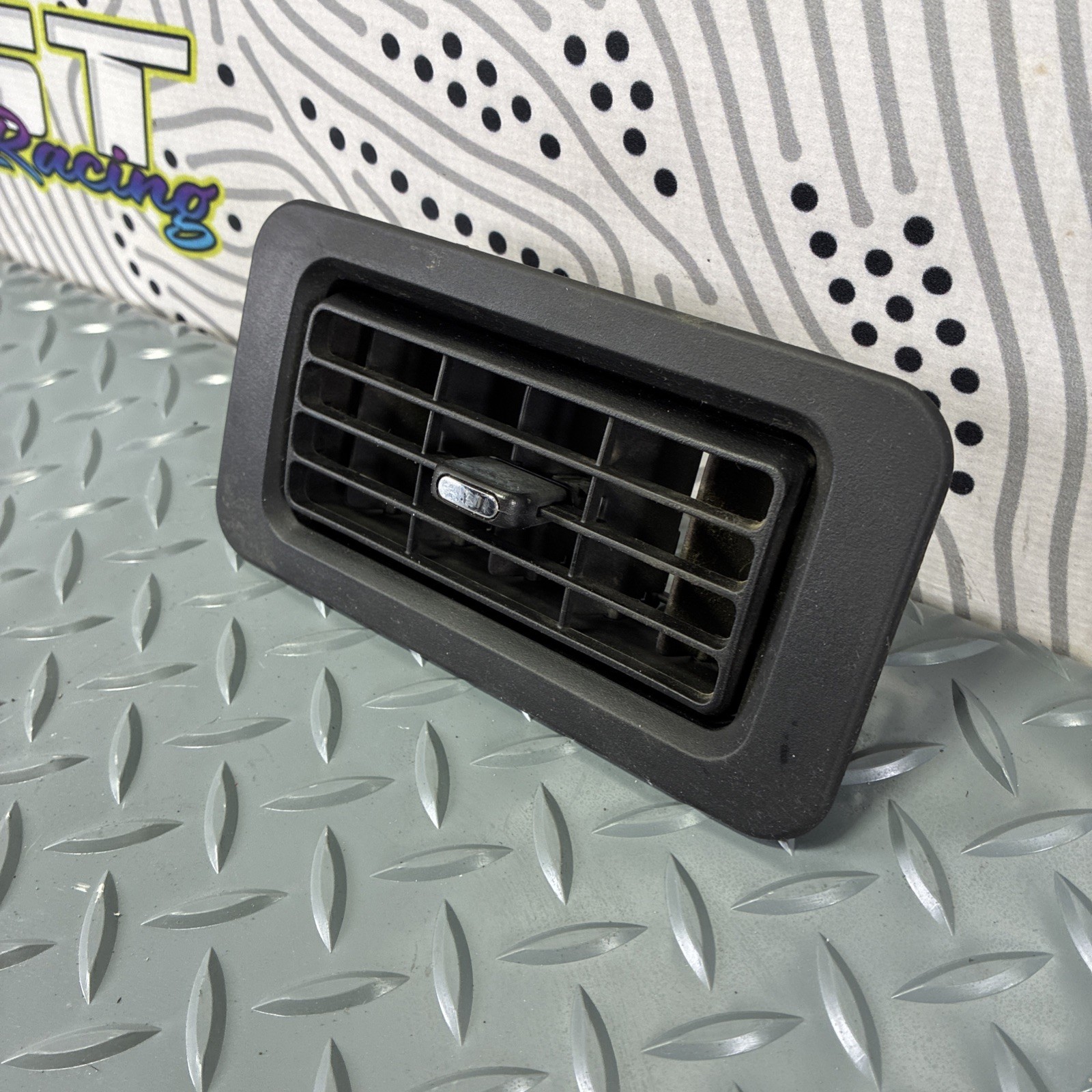 2018-2023 PETERBILT 579 PACCAR HVAC LOUVER VENT U45-1002 OEM