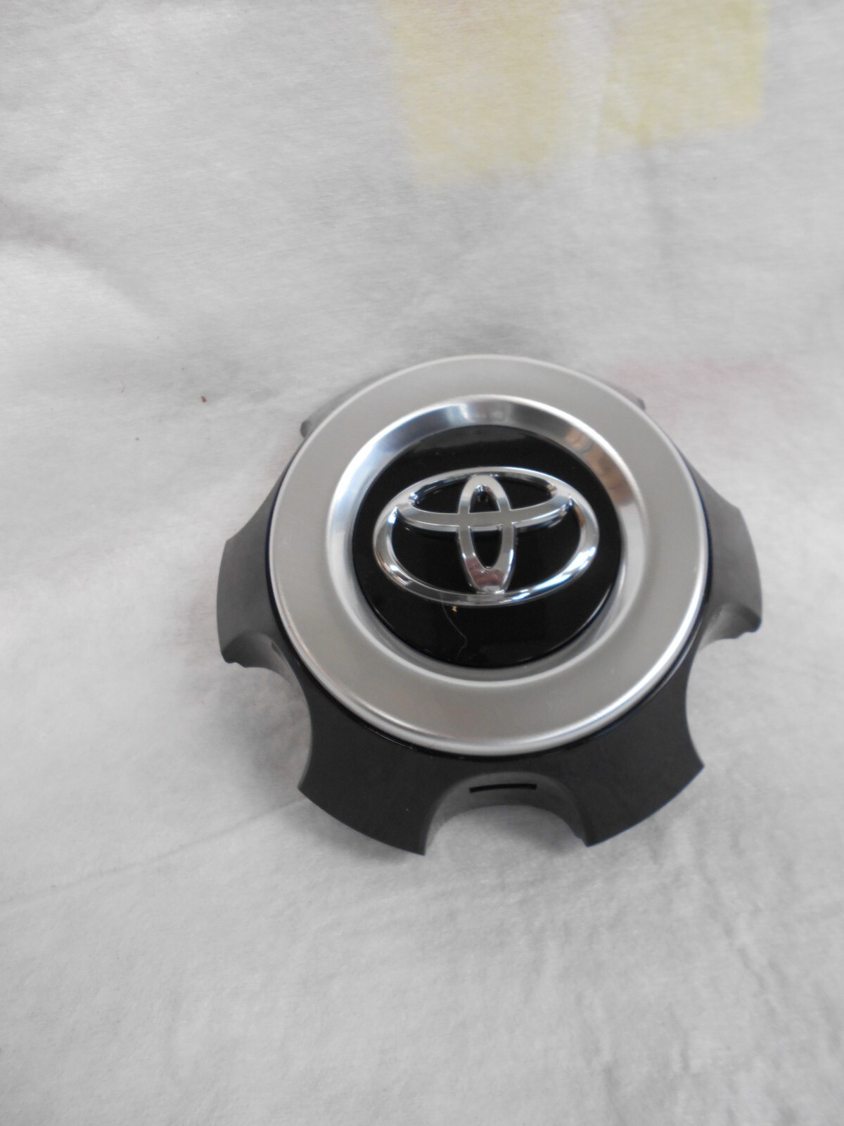 2016-2024 Toyota 4Runner center cap Brand NEW black OEM 2016-2024 Toyota 4Runner center cap Brand NEW black OEM