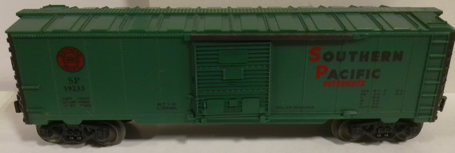 1991 VINTAGE LIONEL 19233 O GAGE SOUTHERN PACIFIC BOXCAR W/DIECAST SPRUNG TRUCKS