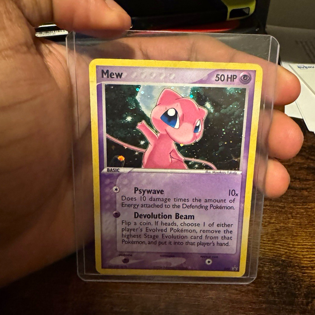 Nintendo Mew 040 Promo Holo English 50 HP Psychic Basic Pokemon Card Nintendo Mew 040 Promo Holo English 50 HP Psychic Basic Pokemon Card