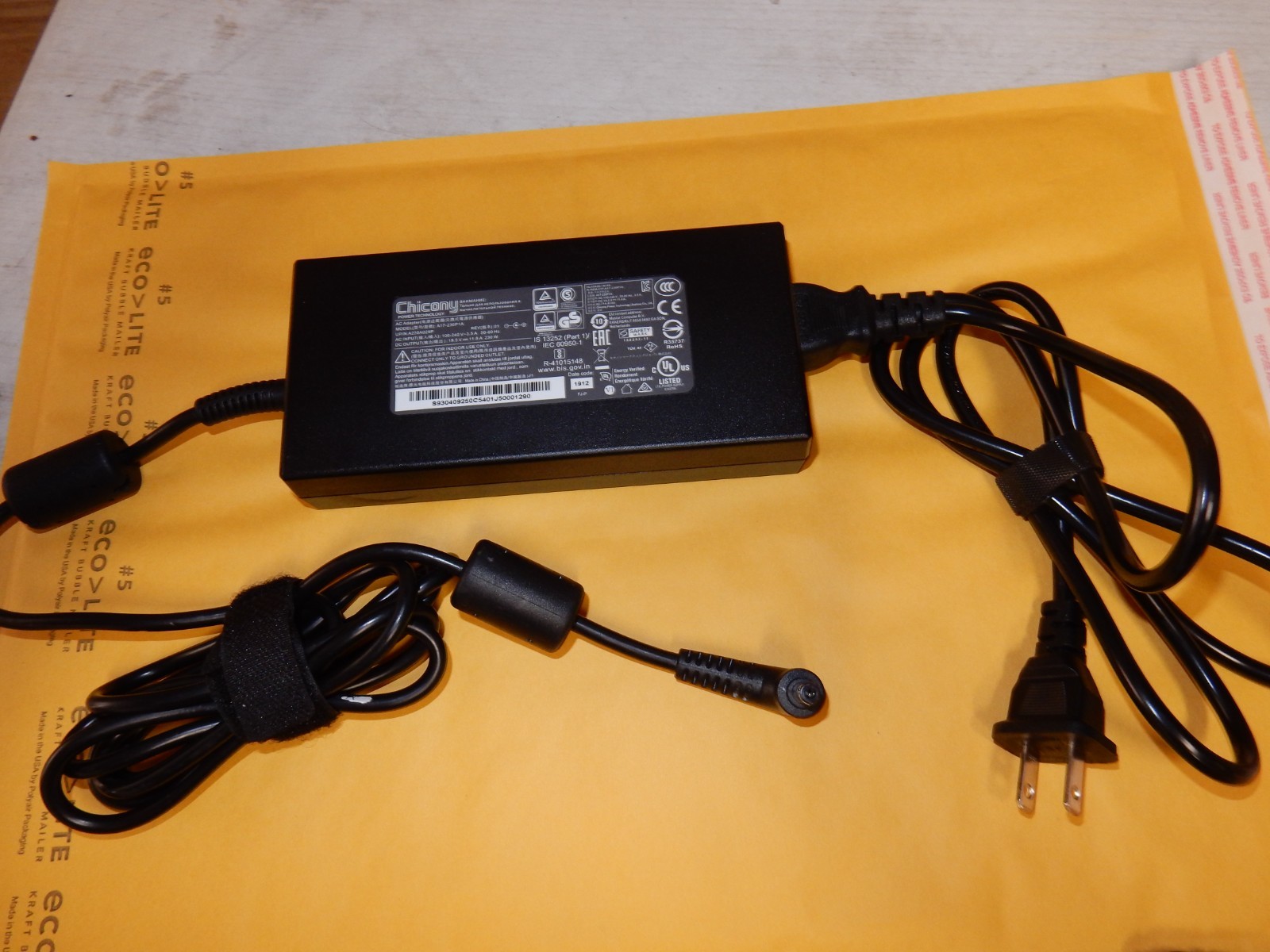 Original 19.5V 11.8A 230W Chicony A230A015P A17-230P1A AC Adapter Laptop Charger Original 19.5V 11.8A 230W Chicony A230A015P A17-230P1A AC Adapter Laptop Charger