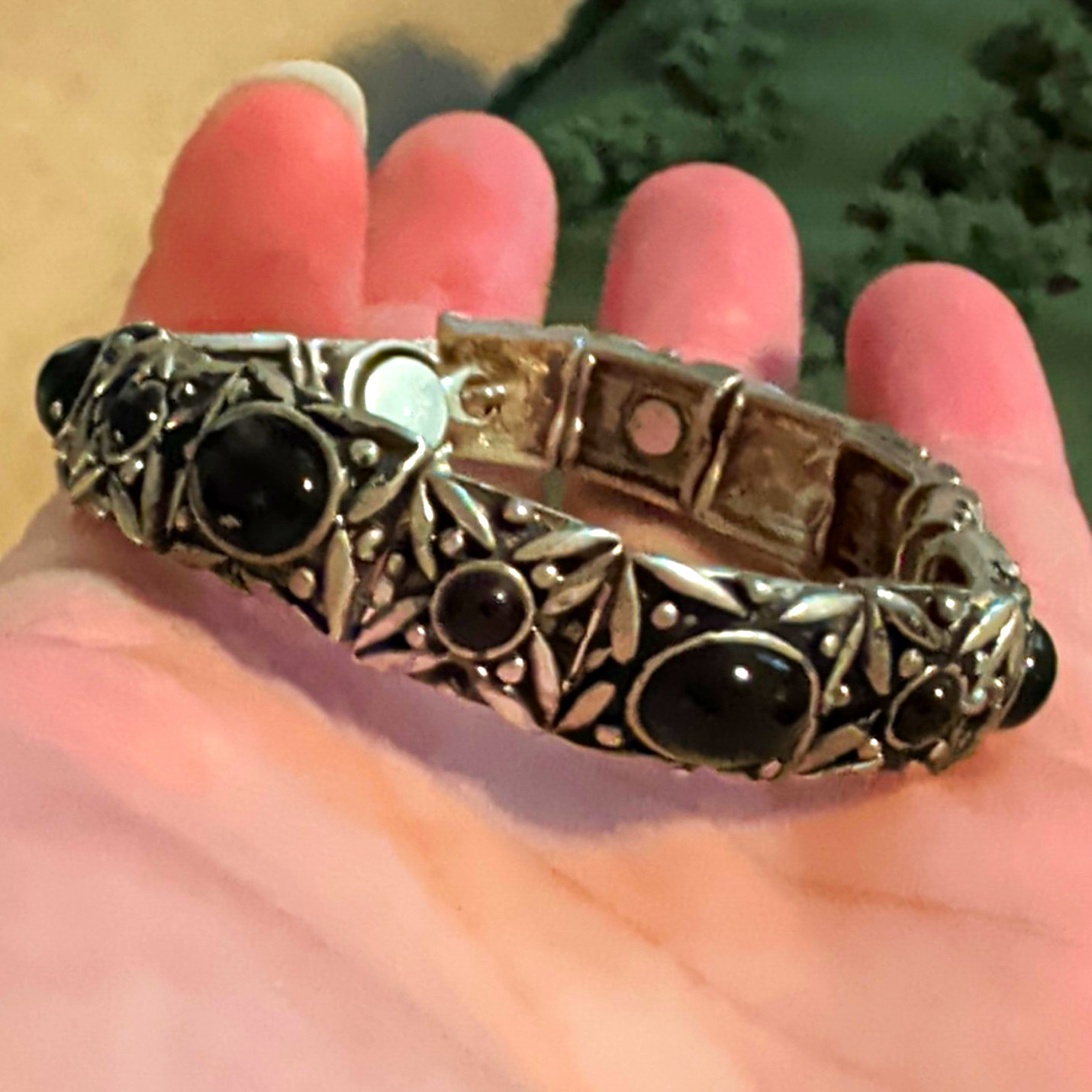 Silver Tone Link Chain Bracelet w/ Oval Black Onyx Stones Box Clasp
