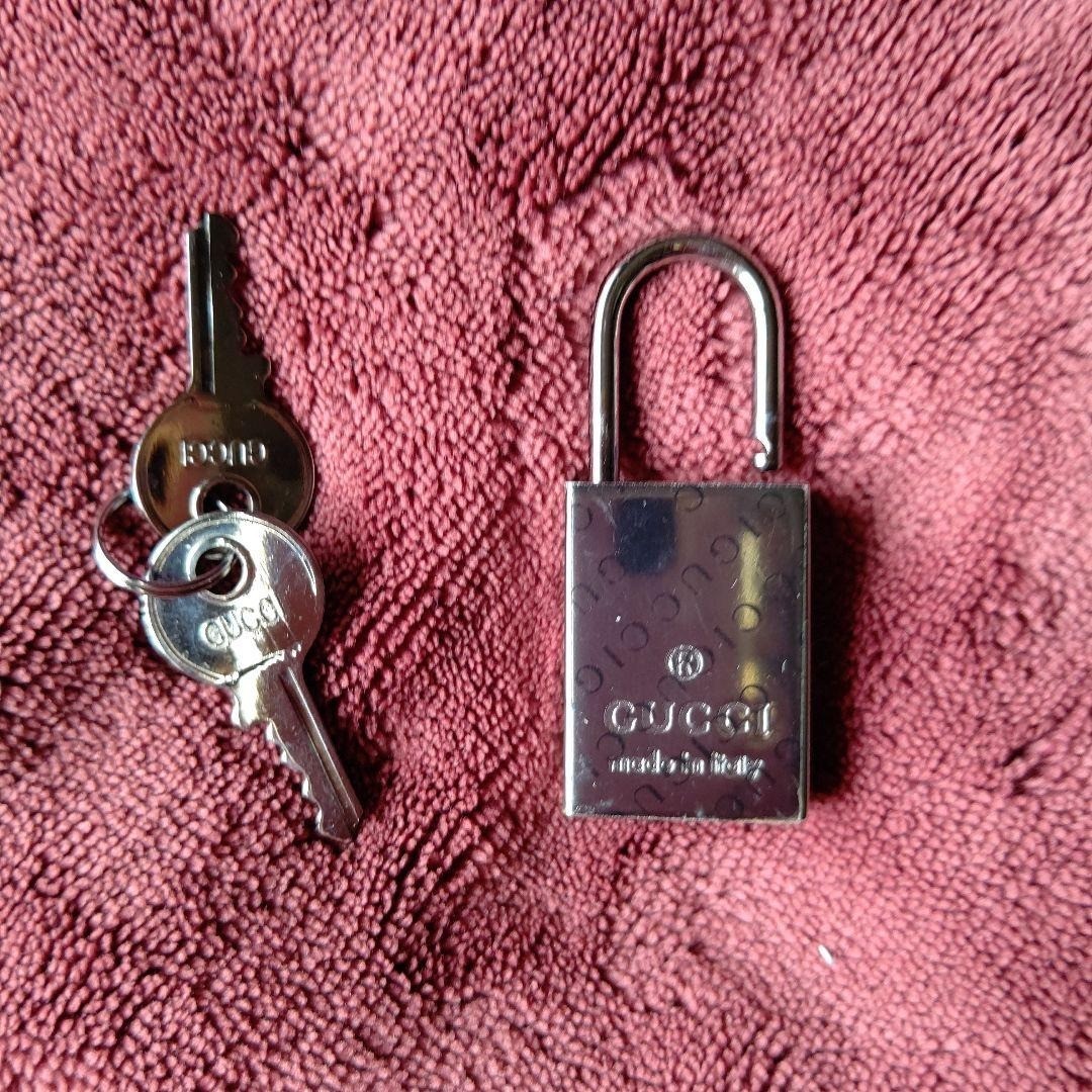 GUCCI Silver Padlock Cadena & 2 Keys Set Logo Made in Italy New