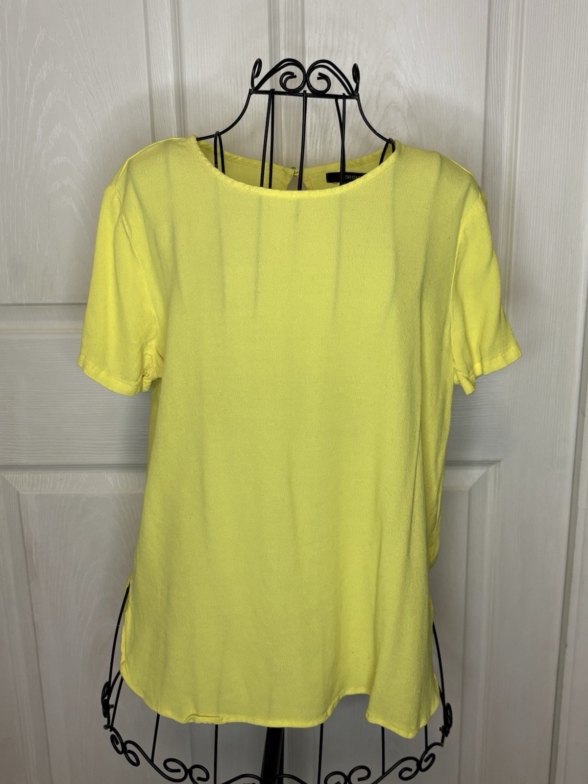 Women’s Forever 21 Short Sleeve Blouse Round Neck Size M