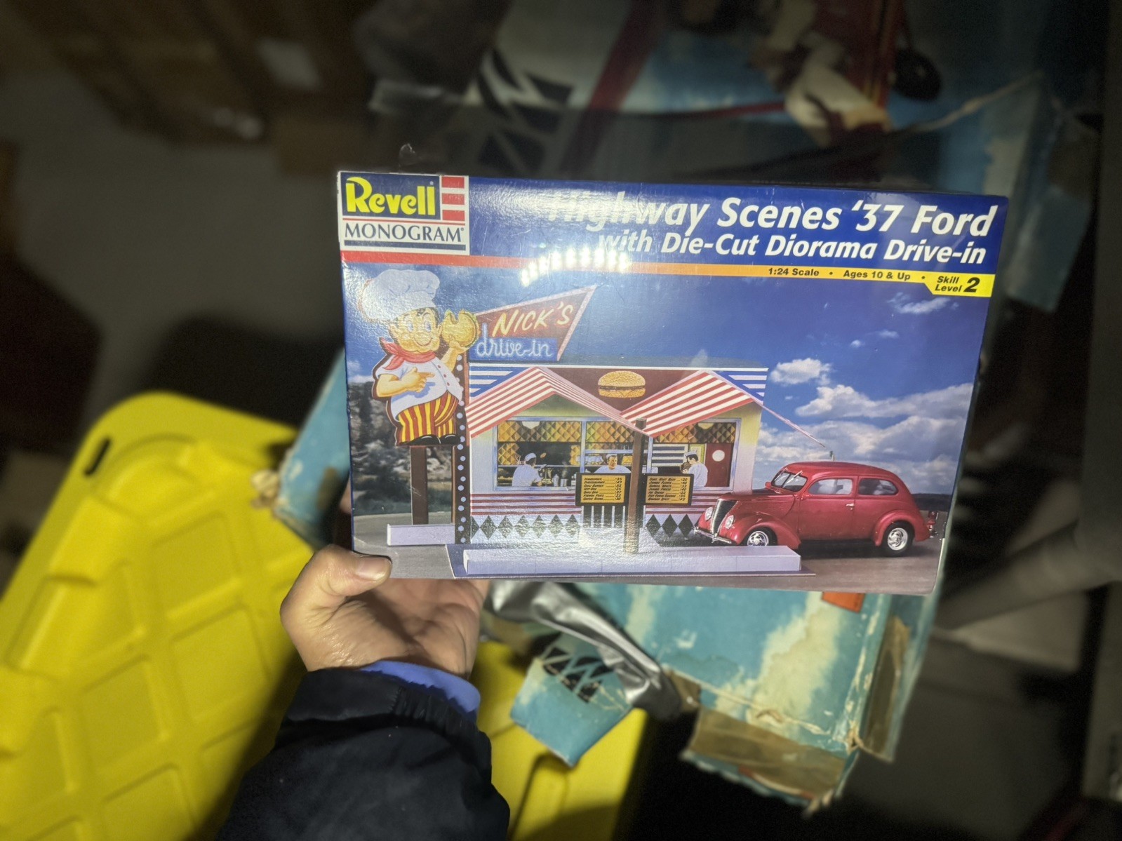 Highway Scenes \'37 Ford with Die-Cut Diorama Drive-In Revell Monogram New Sealed