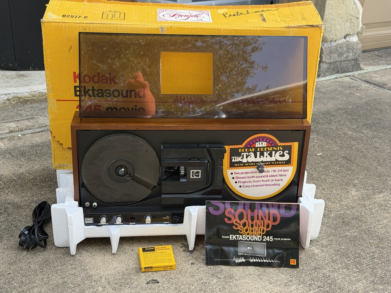 Vintage 1970's Kodak Ektasound 245 Movie Projector Tested & Working Open Box Vintage 1970's Kodak Ektasound 245 Movie Projector Tested & Working Open Box