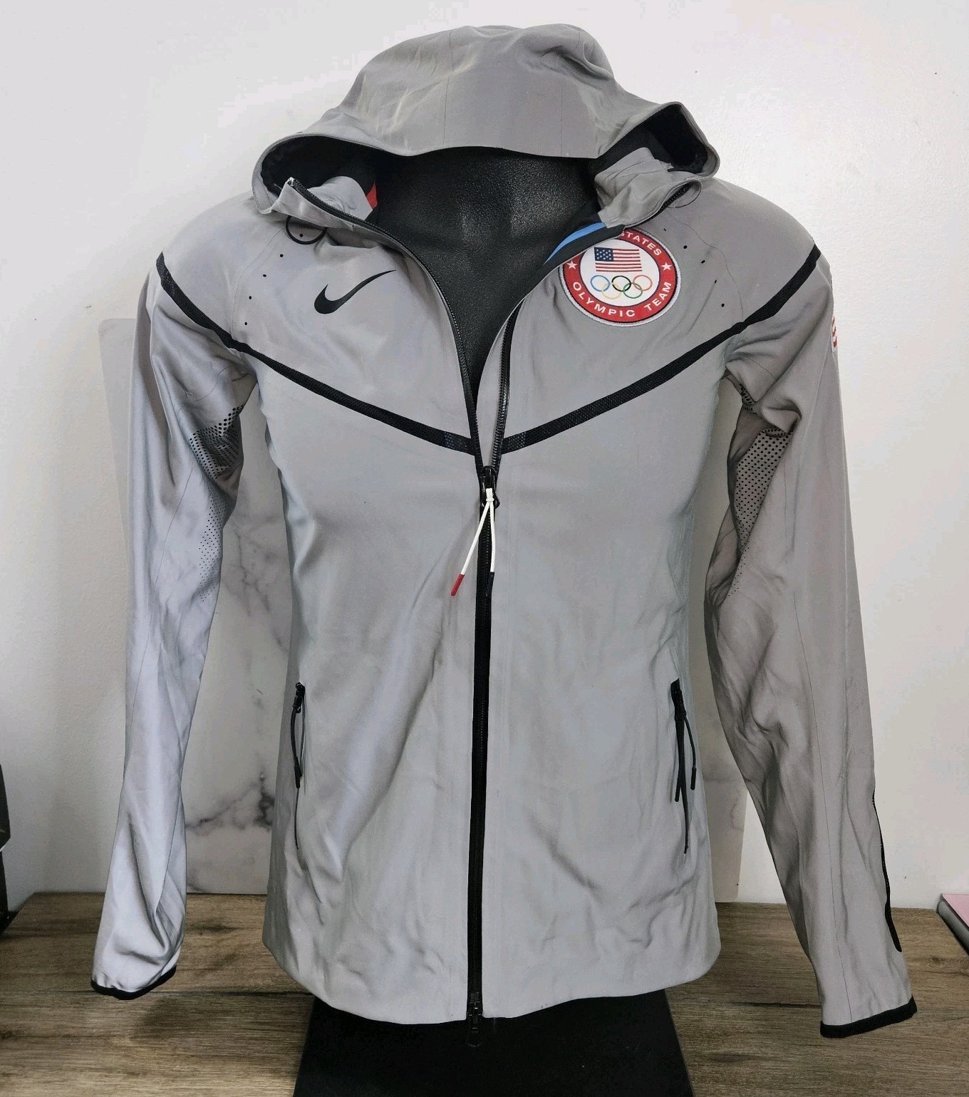 Nike 2012 Olympic Team USA 3M Jacket Windrunner Medal Podium Reflective Womens