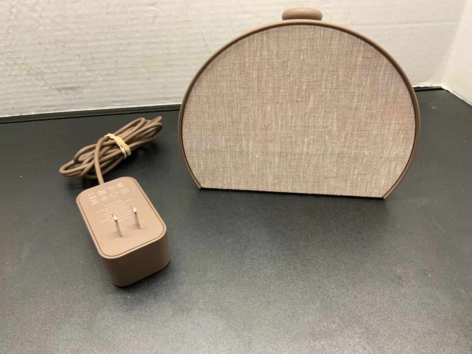 Hatch Restore 3 Sunrise Alarm Clock Sound Machine Smart Light with CHARGER Cocoa Hatch Restore 3 Sunrise Alarm Clock Sound Machine Smart Light with CHARGER Cocoa
