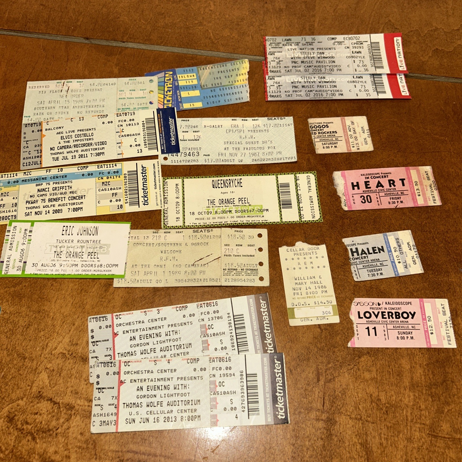 Vintage Concert Ticket Stub Lot Van Halen Loverboy Gogos Heart RFM J6 Vintage Concert Ticket Stub Lot Van Halen Loverboy Gogos Heart RFM J6