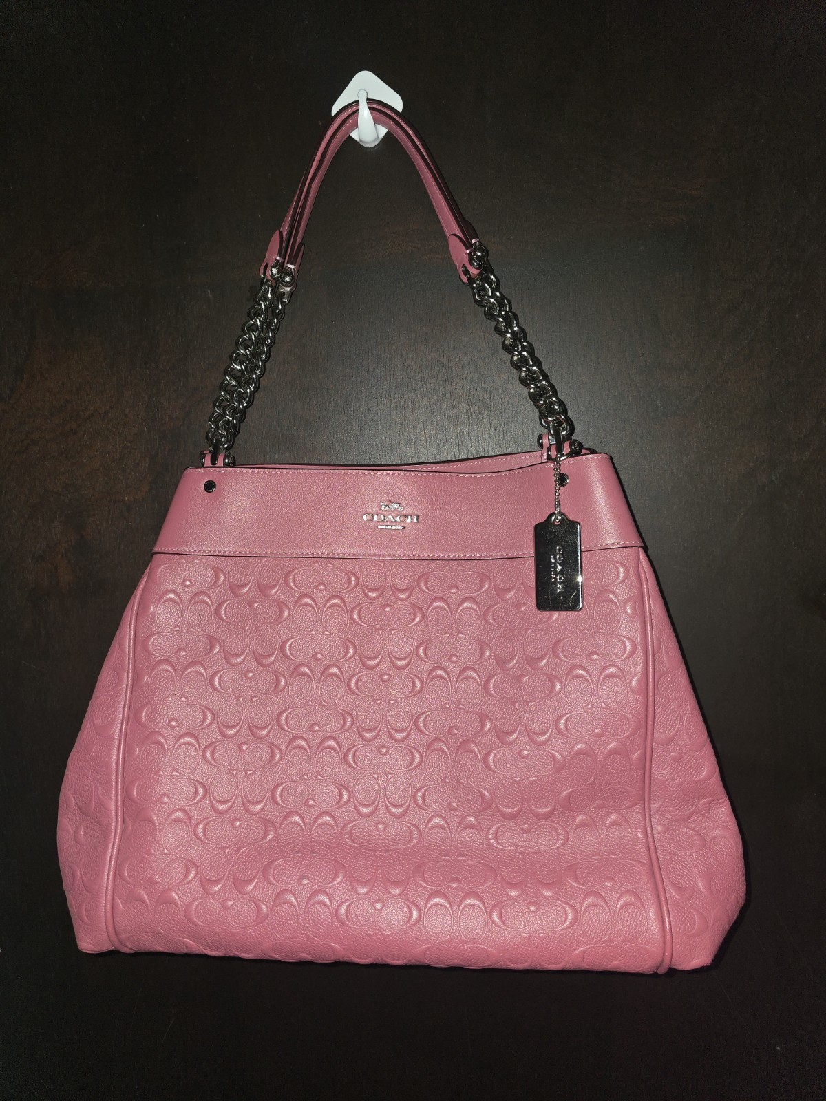 CoachCoach Lexy Chain Shoulder Bag in Signature LeatherStyle number:... CoachCoach Lexy Chain Shoulder Bag in Signature LeatherStyle number:...