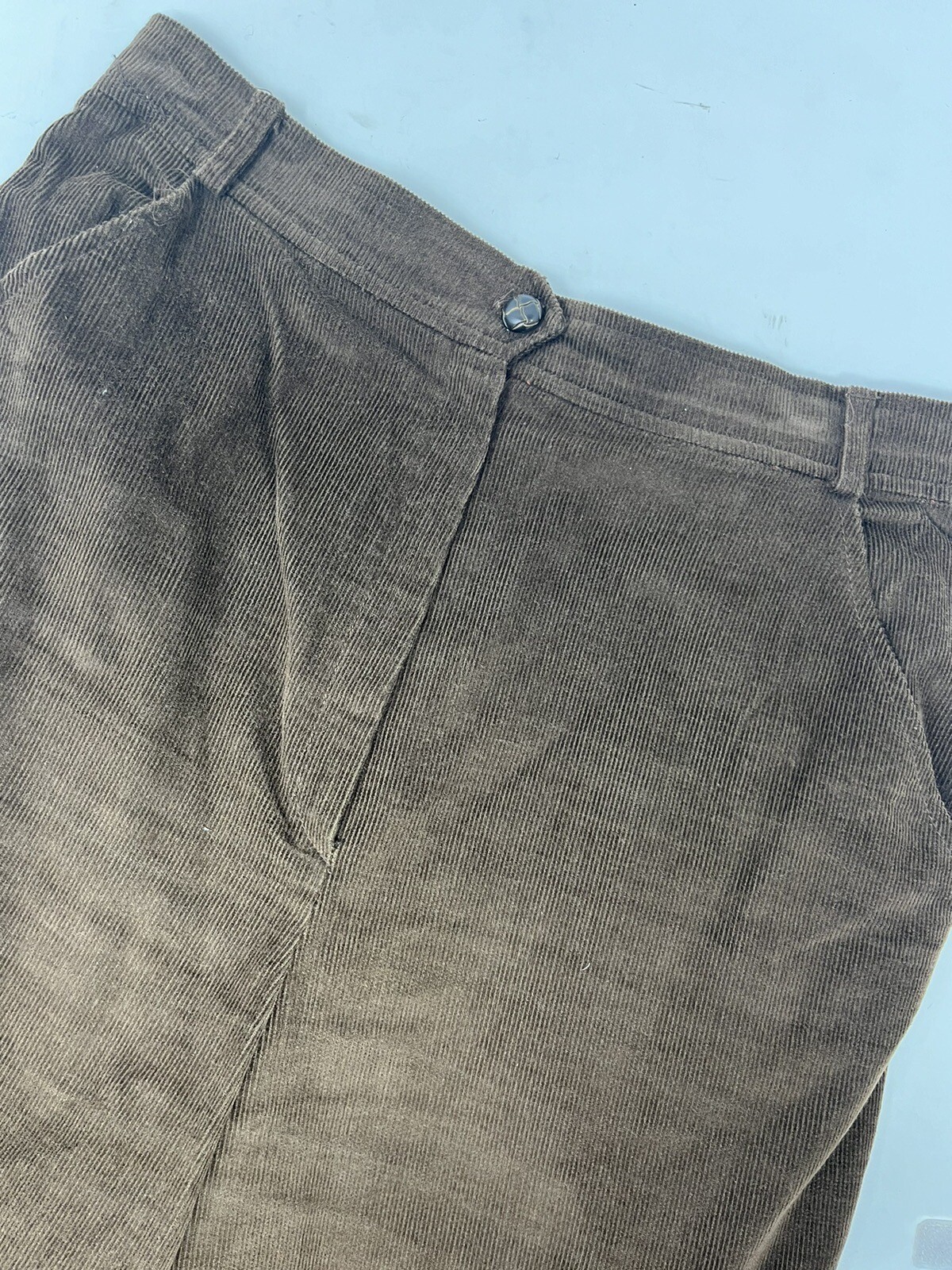 The Villager Vintage Lined Trousers Mid Length Size 12 Brown Clean GHR7. The Villager Vintage Lined Trousers Mid Length Size 12 Brown Clean GHR7.