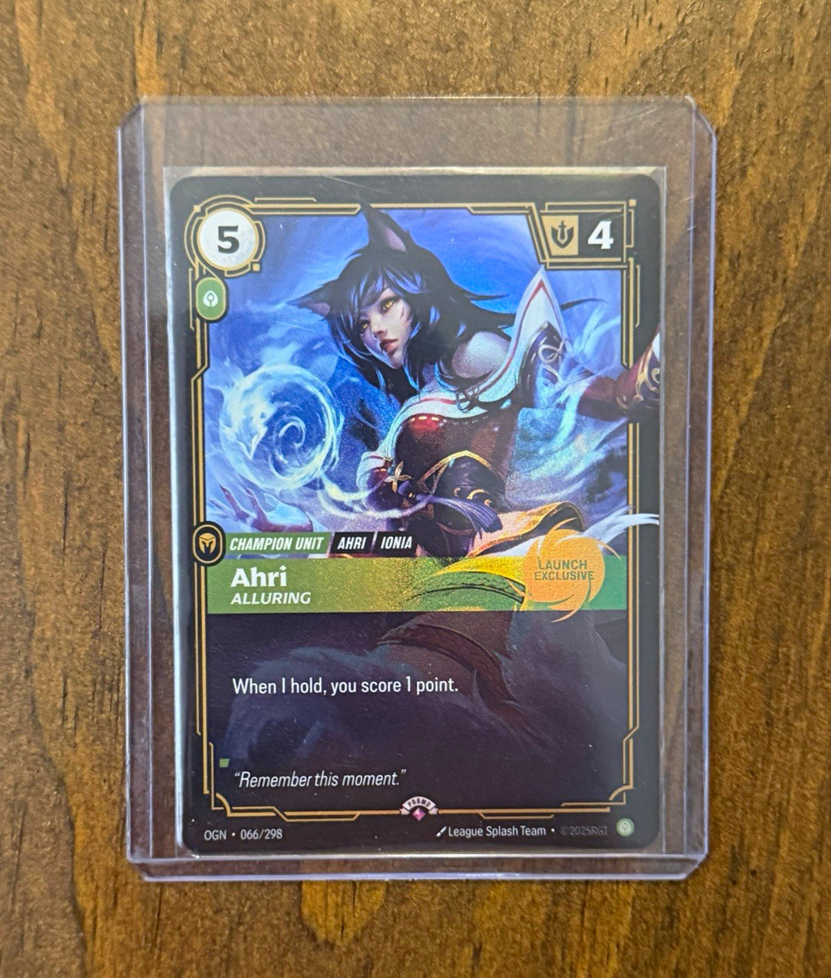 Riot Games Riftbound Ahri (Alluring) Launch Exclusive Foil 066/298 Riot Games Riftbound Ahri (Alluring) Launch Exclusive Foil 066/298