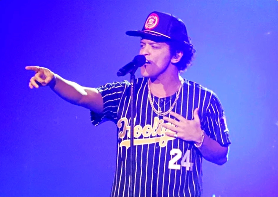 BRUNO MARS Concert Tickets Sept 30, OCT 2, OCT 3 SoFI Stadium MOBILE TRANSFER