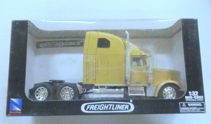S22 New Ray Freightliner Classic XL Truck Tractor Yellow 1/32 Diecast Model