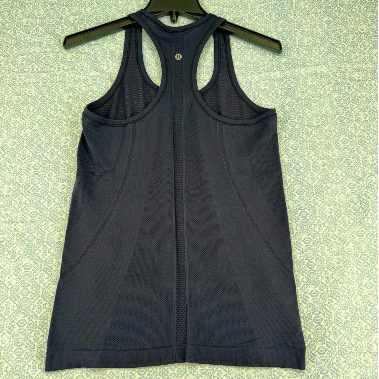 Lululemon Swiftly Tech Racerback Tank Top 2.0 Navy Blue Size 8 Running Training Lululemon Swiftly Tech Racerback Tank Top 2.0 Navy Blue Size 8 Running Training