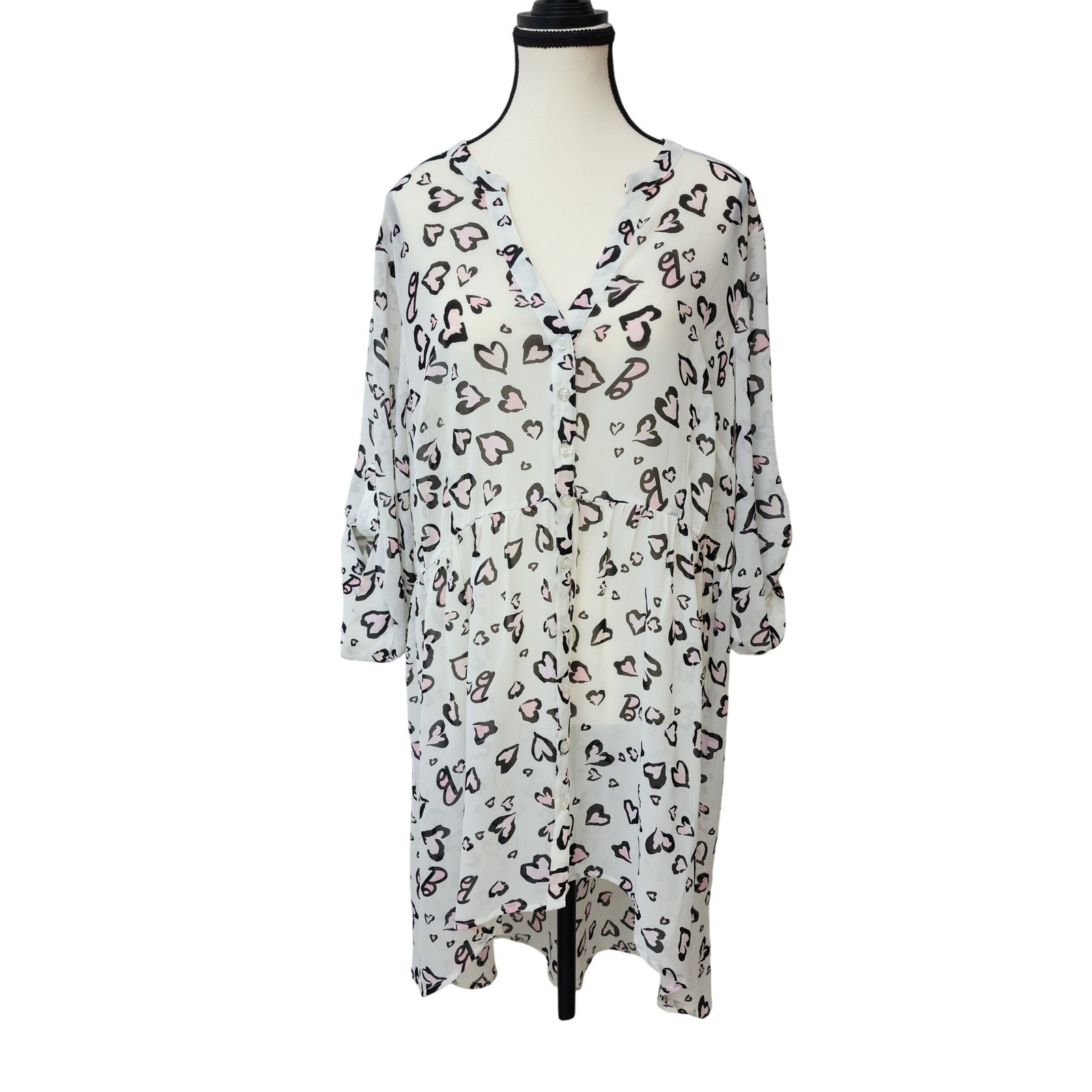 Torrid Barbie Lexie tunic sheer 2X 18-20 White Heart Print Chiffon NWT Torrid Barbie Lexie tunic sheer 2X 18-20 White Heart Print Chiffon NWT