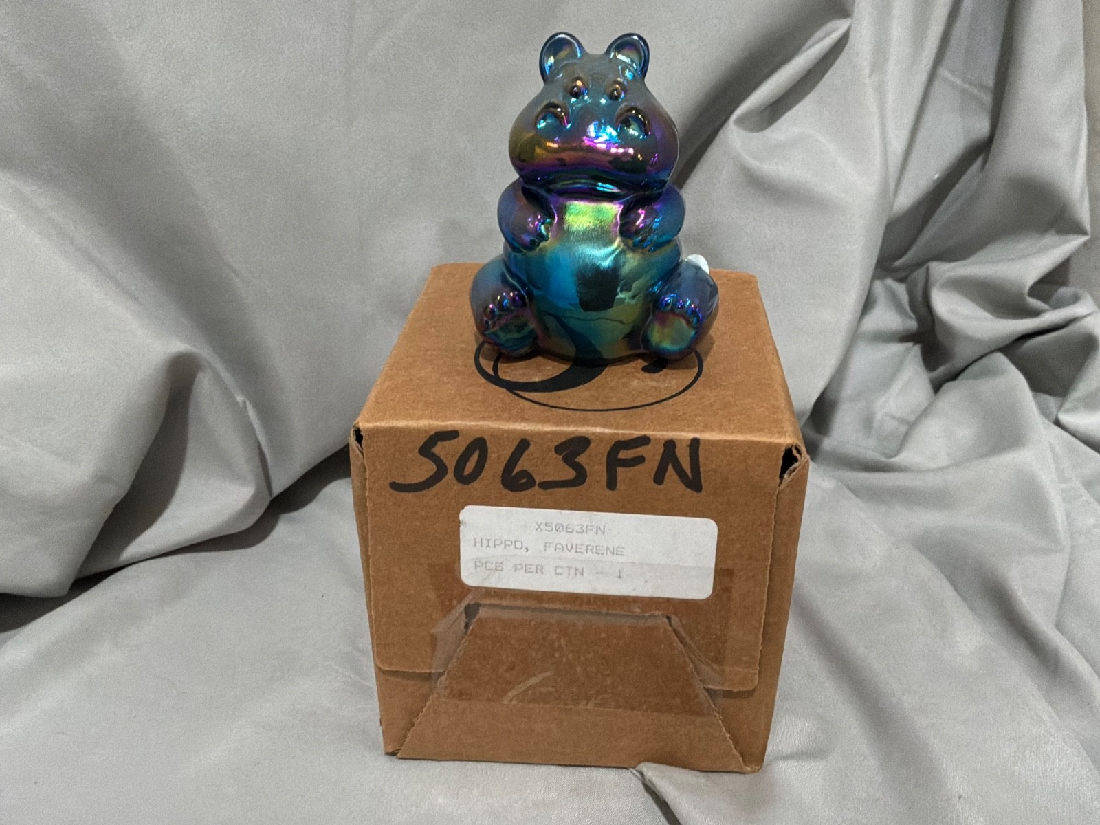 Fenton HTF Hippo Favrene NIB EUC x5063FN Fenton HTF Hippo Favrene NIB EUC x5063FN