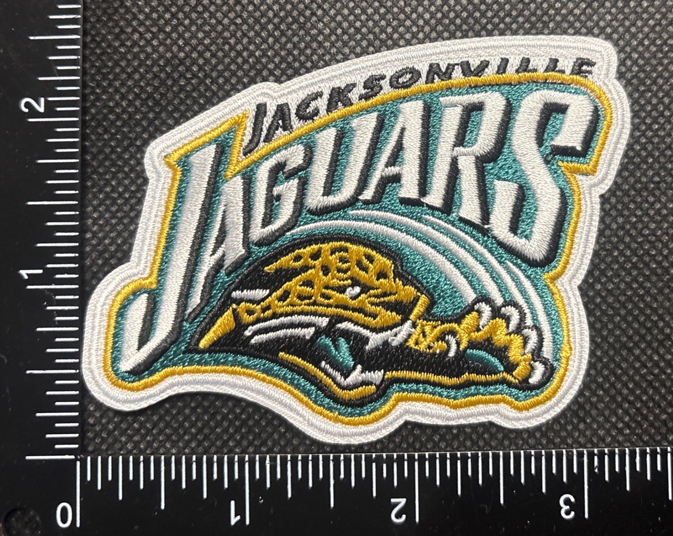 JACKSONVILLE JAGUARS NFL FOOTBALL IRON ON EMBROIDERED PATCH SEE PHOTOS JACKSONVILLE JAGUARS NFL FOOTBALL IRON ON EMBROIDERED PATCH SEE PHOTOS