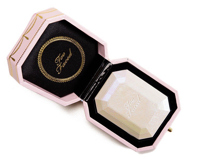 Discontinued Too Faced Diamond Light Highlighter - Diamond Fire BNIB Discontinued Too Faced Diamond Light Highlighter - Diamond Fire BNIB