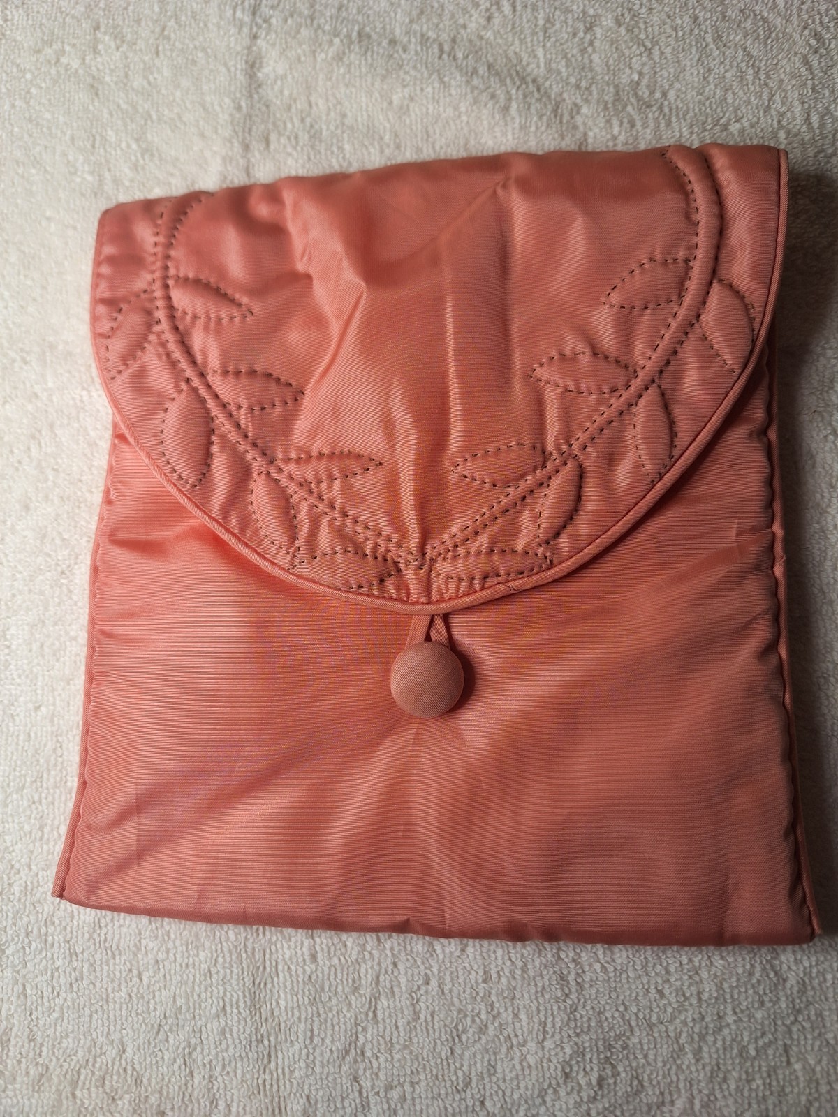 Vtg 1940\'s Peach Satin Lingerie Quilted Hosiery Fully Lined Pouch Envelope Bag