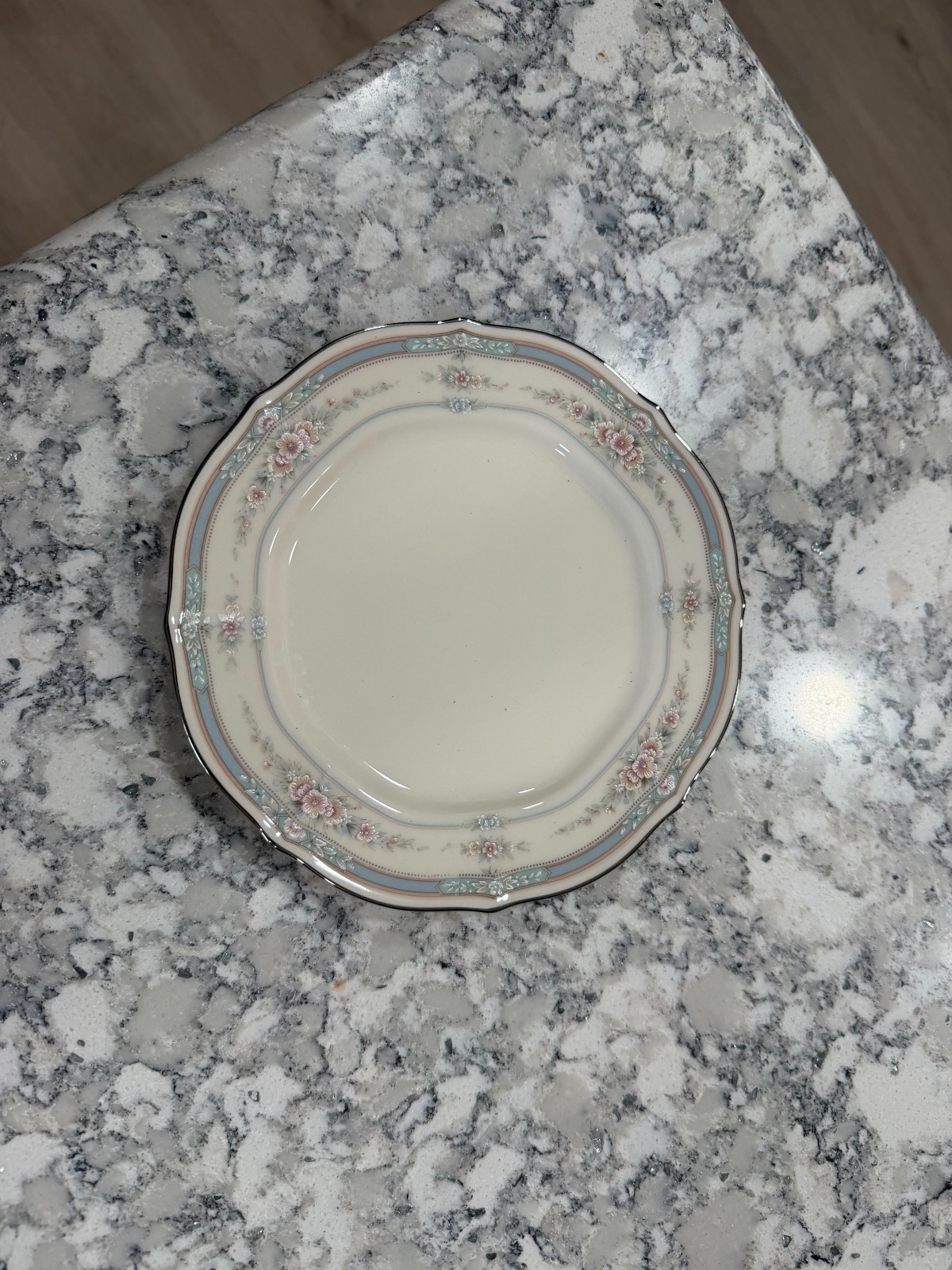 Noritake Rothschild 7293 Japan Bone China Noritake Rothschild 7293 Japan Bone China