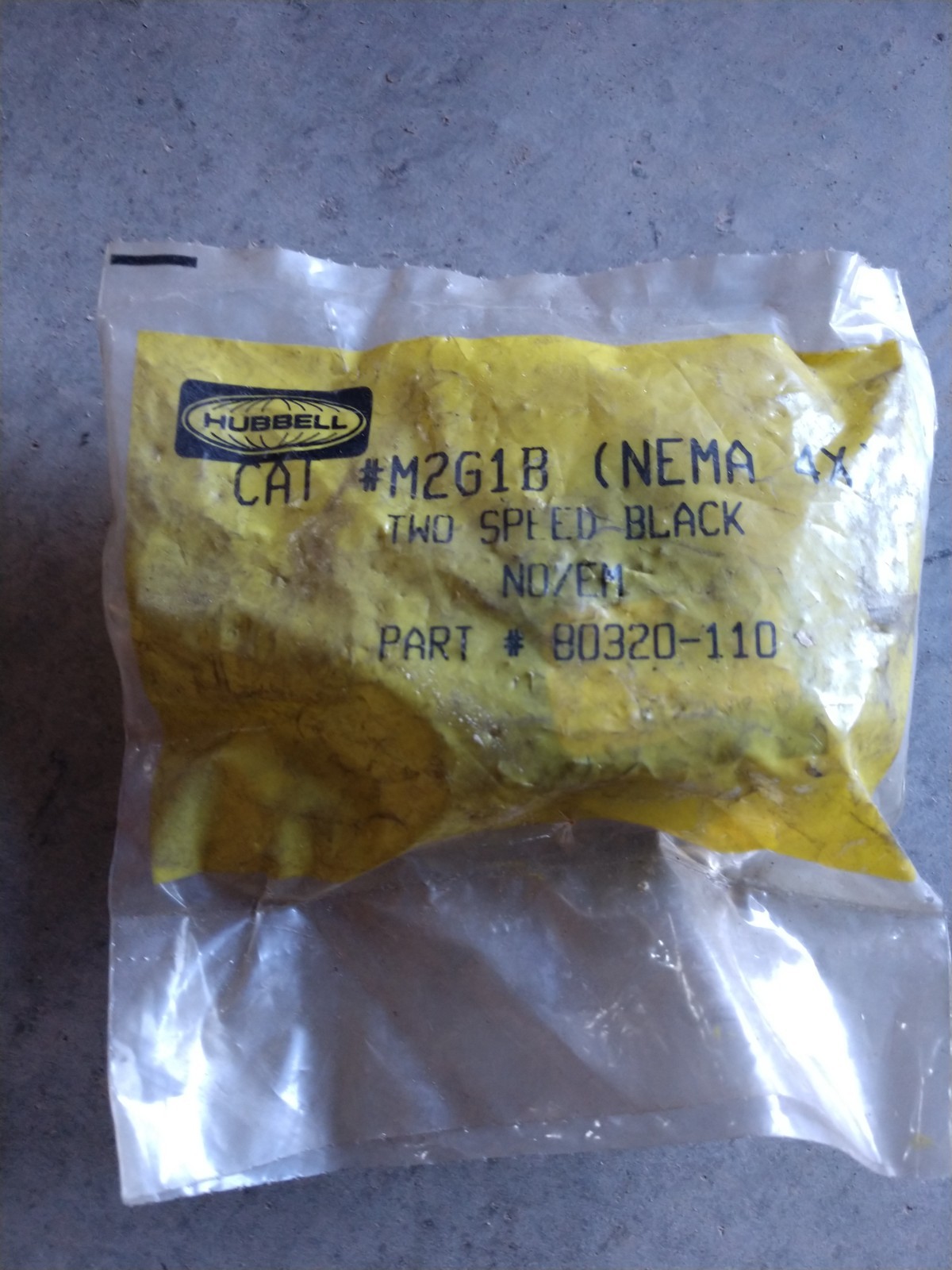 Hubbell M2G1B 80320-110 Push Button Switch BRAND NEW NOS