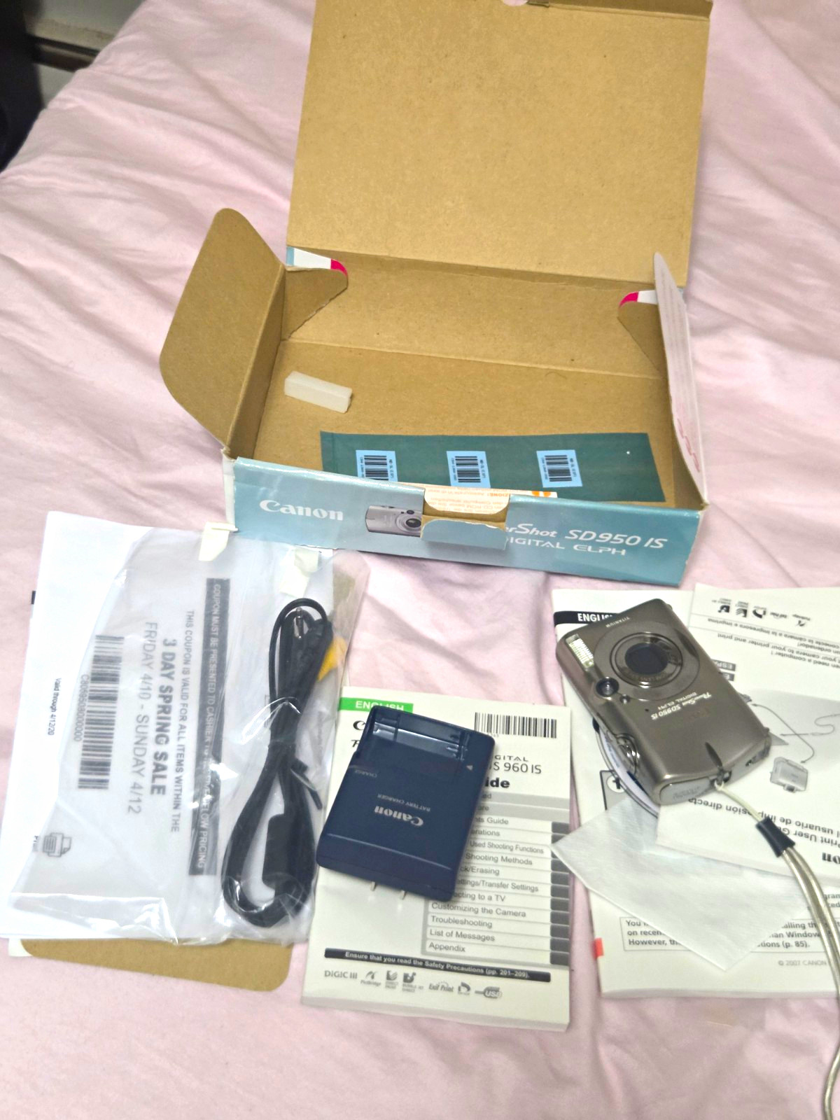 Canon Powershot DS950IS Digital Elph Camera Tested and Working Perfectly