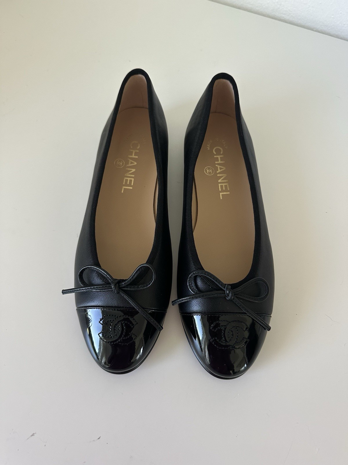 38EU 8US CHANEL Black Lamb skin Leather Ballerina Flats With Cap Toe And Bow