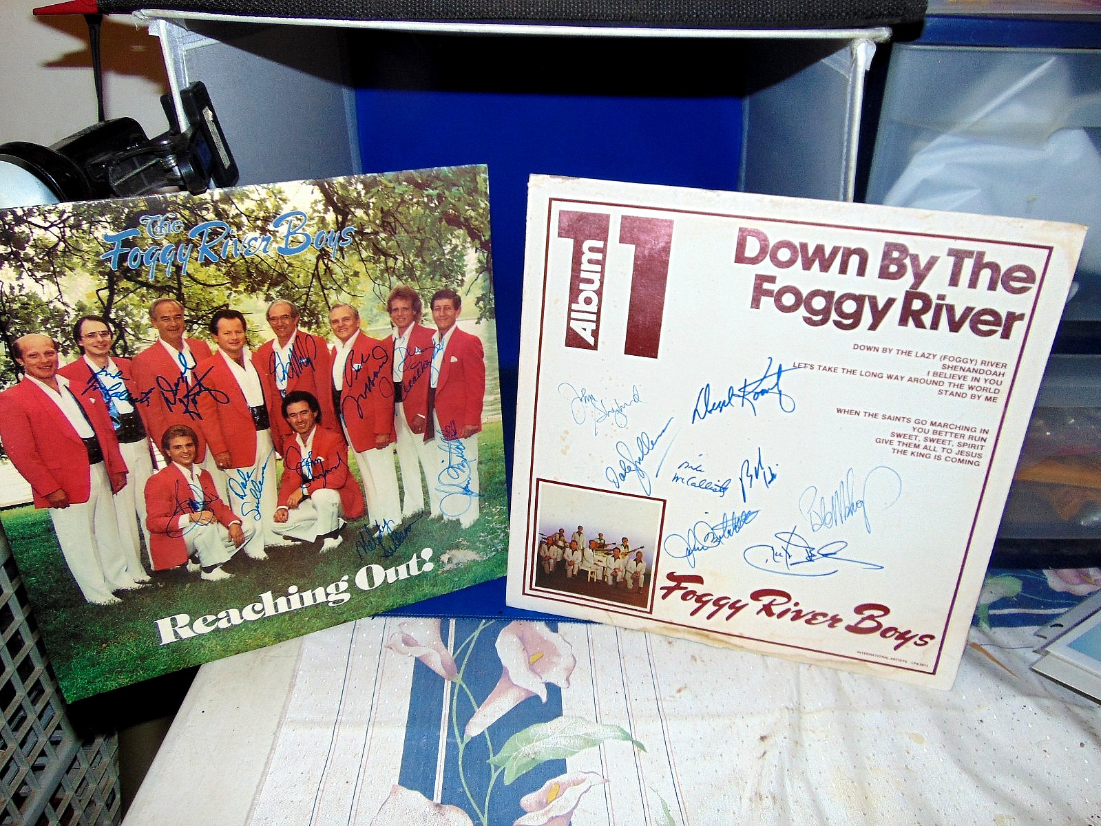 2 THE FOGGY RIVER BOYS AUTOGRAPHED Albums-Reaching Out, Album 11 2 THE FOGGY RIVER BOYS AUTOGRAPHED Albums-Reaching Out, Album 11