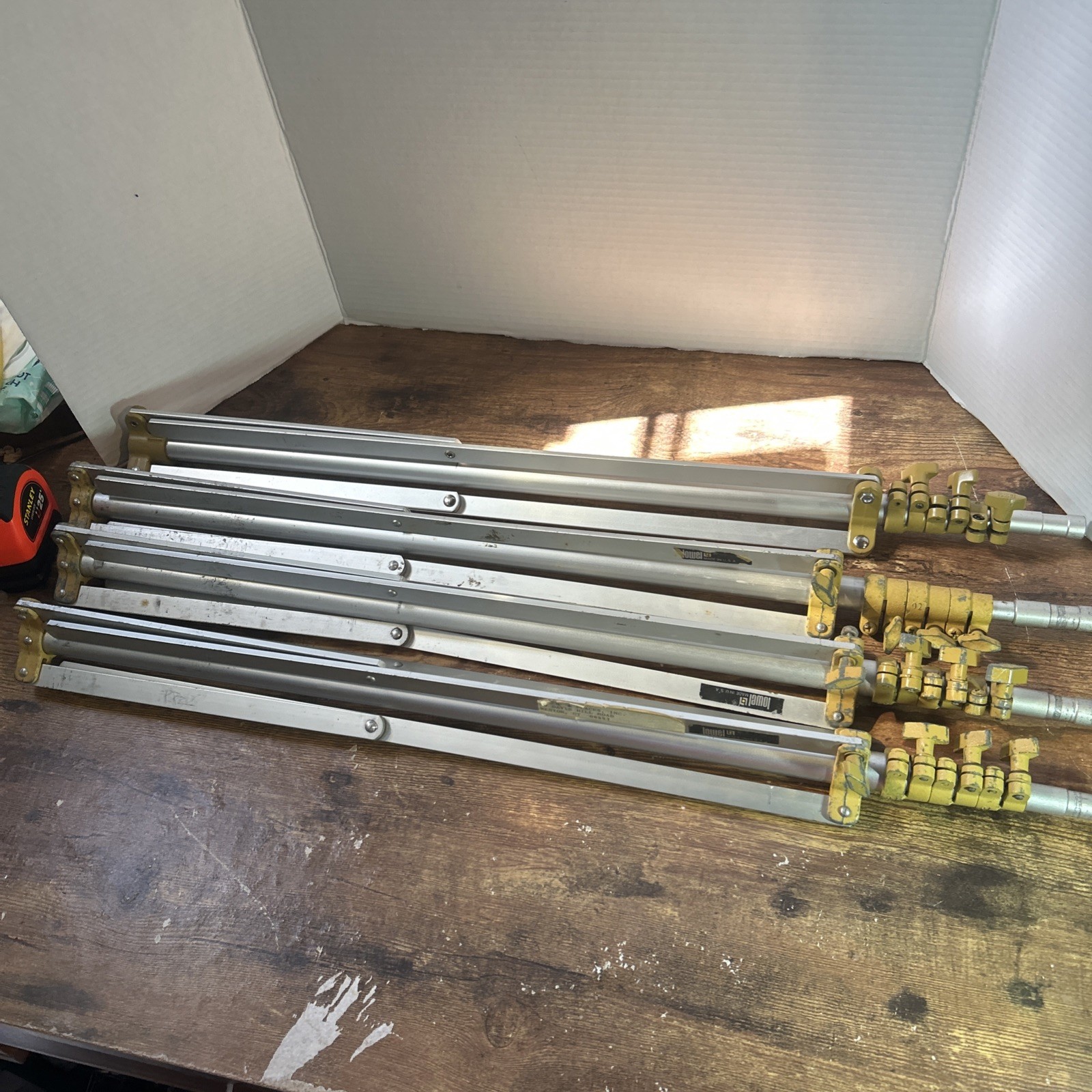 Lowel Photo Studio Tripod Aluminum Light Stand 8 foot 3 Sections Lot Of 4