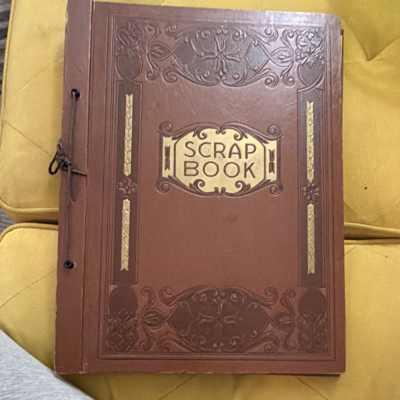 Vintage JUMBO Scrap Book Brown Leatherette Cover, 12.5 x 16”, 1930-50’s UNUSED Vintage JUMBO Scrap Book Brown Leatherette Cover, 12.5 x 16”, 1930-50’s UNUSED