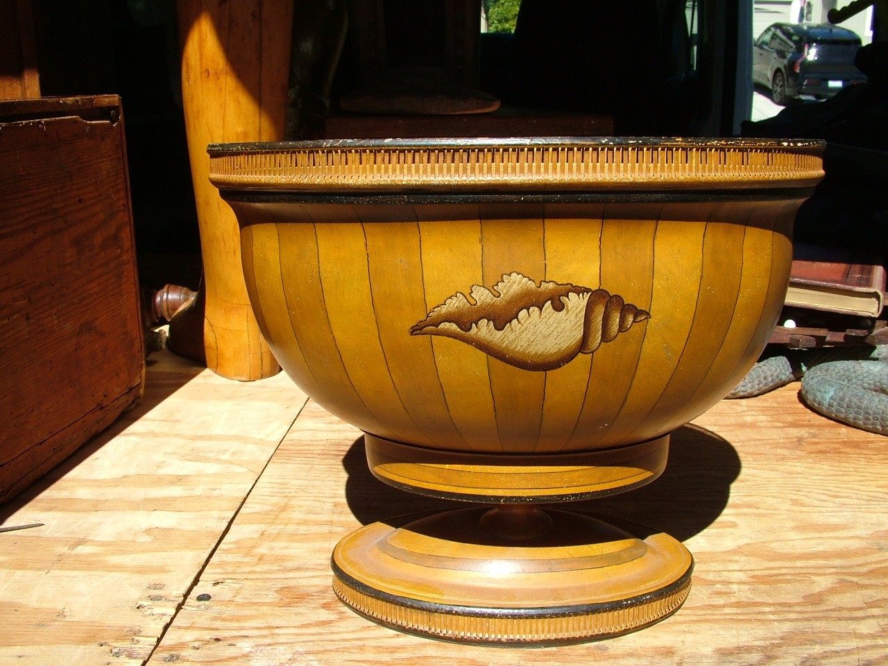 ANTIQUE FRENCH? HAND PAINTED SEASHELL & SERPENTS TIN FOOTED PLANTER URN ANTIQUE FRENCH? HAND PAINTED SEASHELL & SERPENTS TIN FOOTED PLANTER URN
