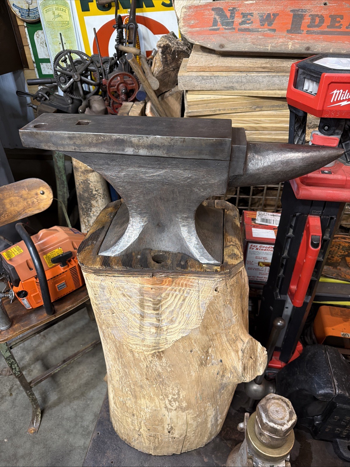 Vintage No Name Blacksmithing Anvil 115lbs 22 1/2”. Long Forge Tool Vintage No Name Blacksmithing Anvil 115lbs 22 1/2”. Long Forge Tool
