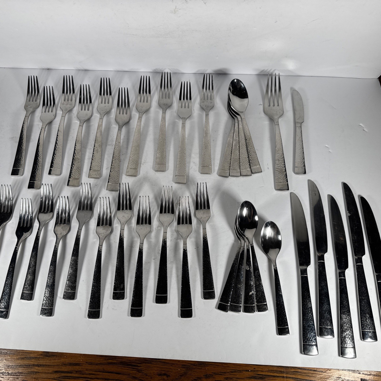 ONEIDA Stainless SAMBRE Lot Of 37 Glossy Hammered Flatware Fork Knife Spoon