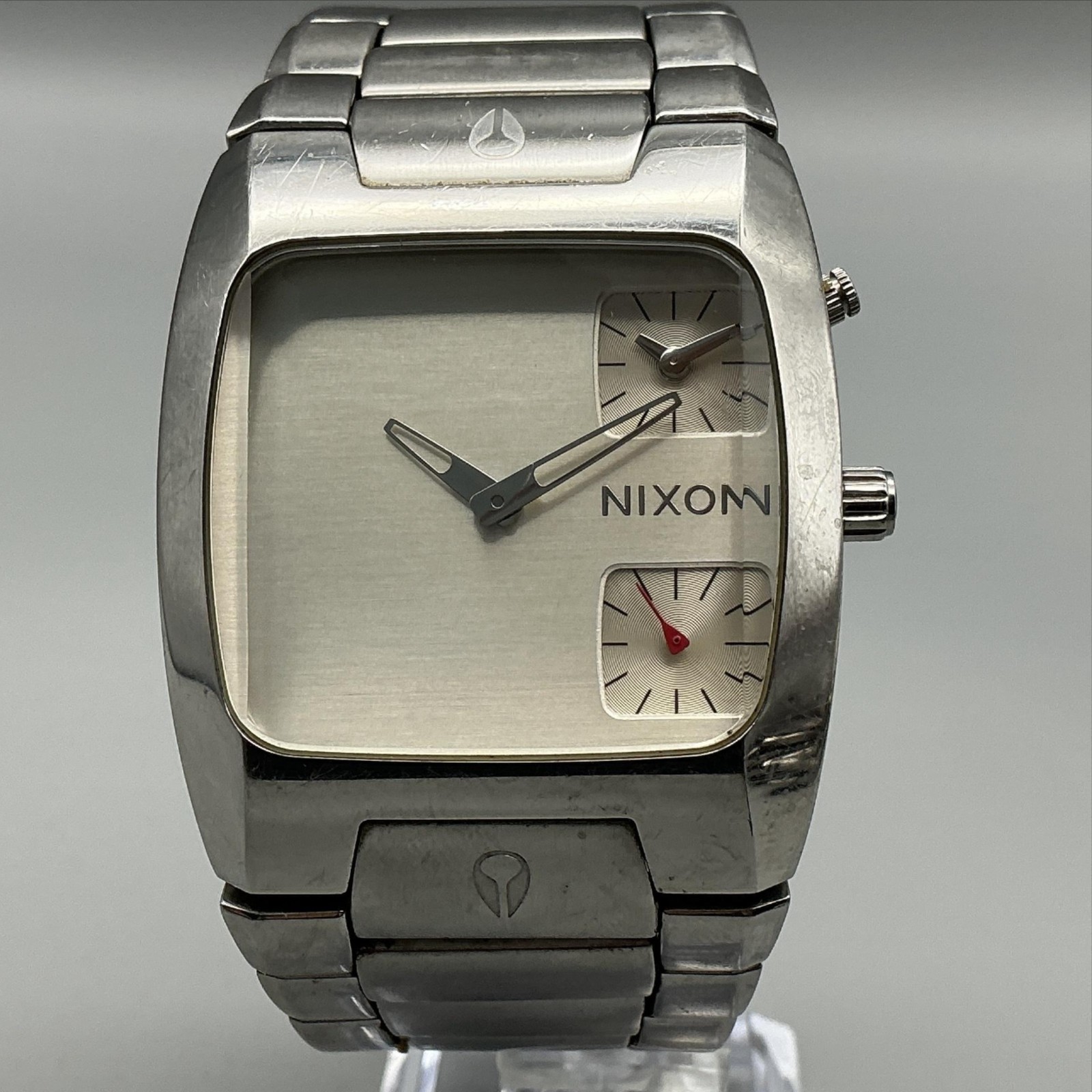 Nixon The Banks Mens Watch 40mml Stainless 100m Dual Time New Battery 7