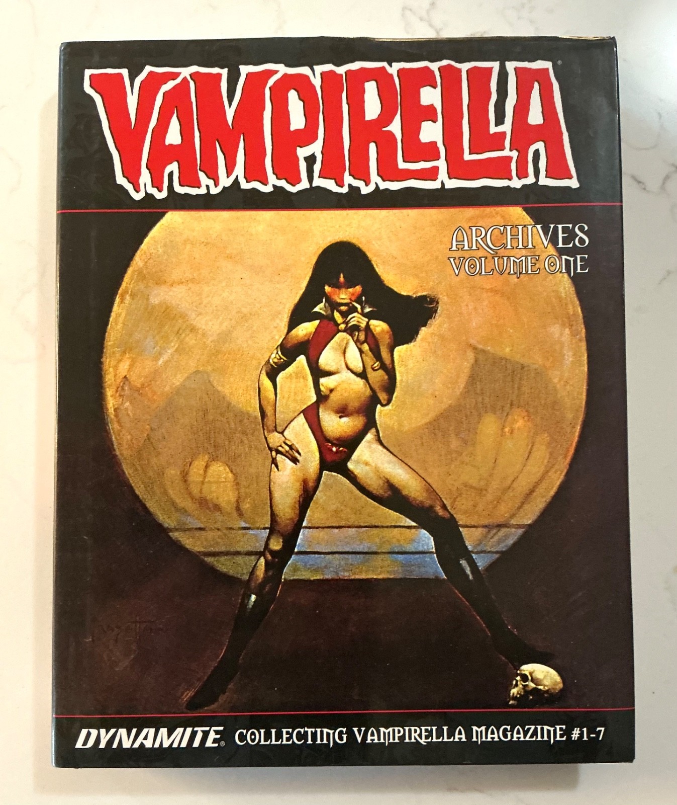 VAMPIRELLA ARCHIVES Volume 1 Dynamite HC VAMPIRELLA ARCHIVES Volume 1 Dynamite HC