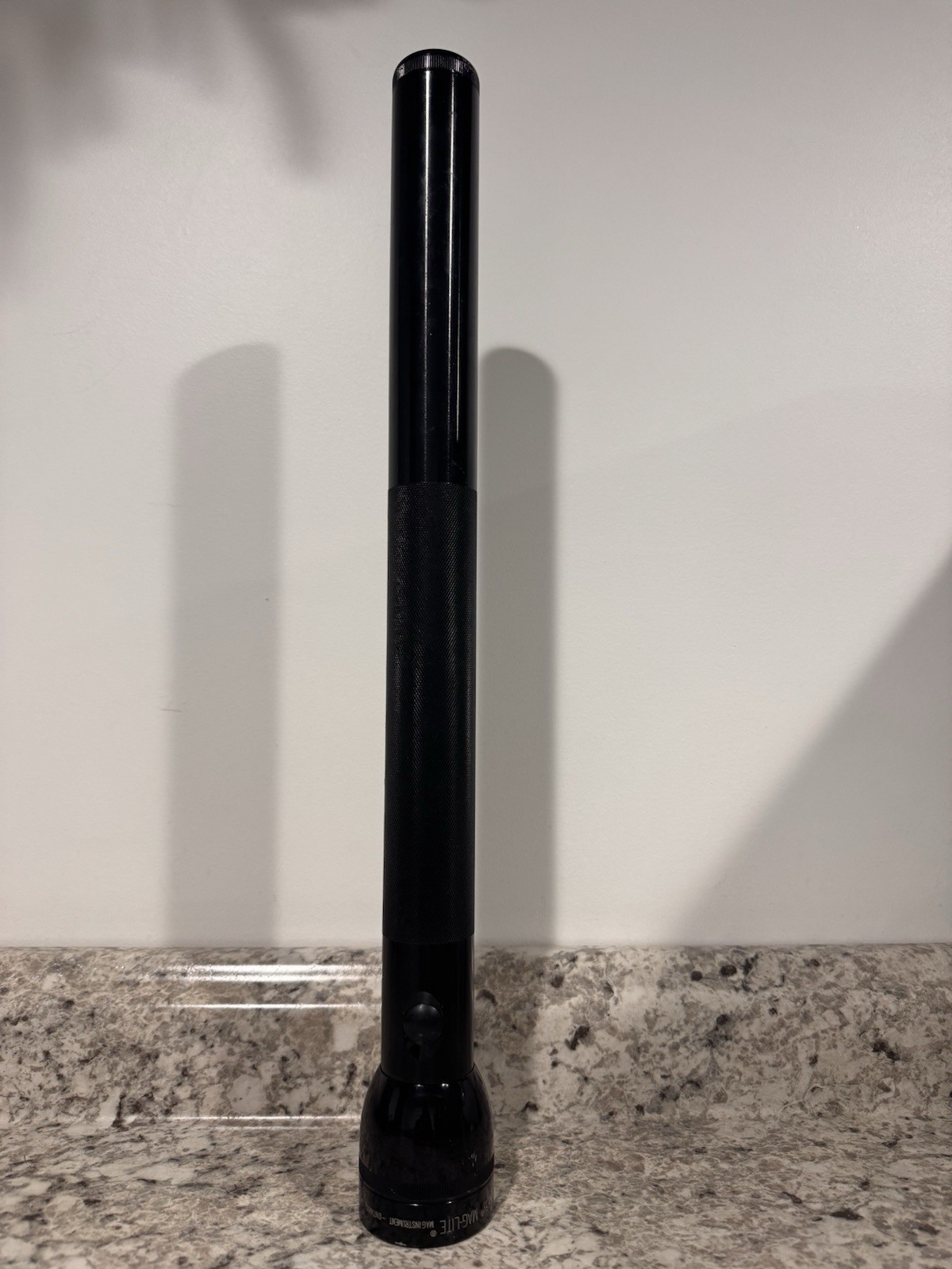 Mag-Lite Six D Cell Black 19.5\