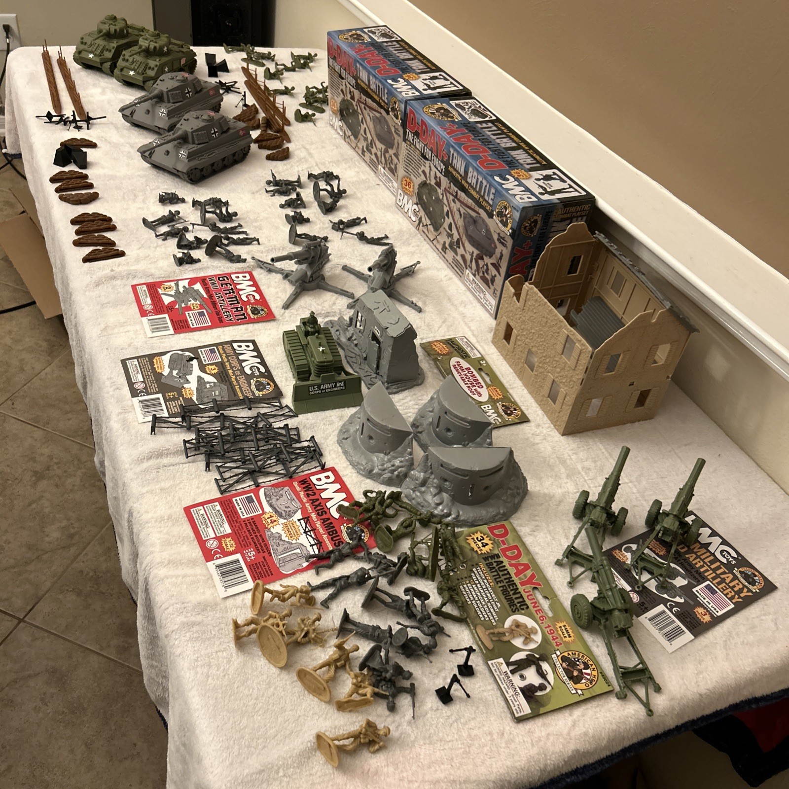 BMC D-Day Huge Lot Of Plastic Tanks, Soldiers, Artillery, Bunkers, Barricades BMC D-Day Huge Lot Of Plastic Tanks, Soldiers, Artillery, Bunkers, Barricades