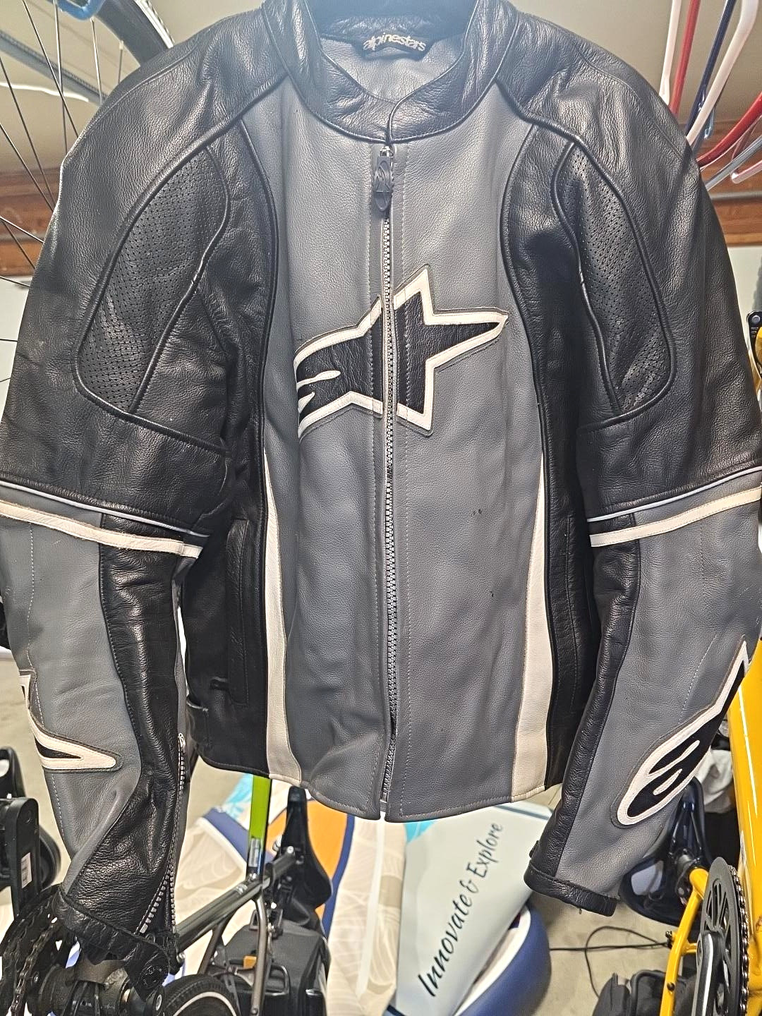 Vintage Alpinestars Stunt Leather Motorcycle Jacket Black Gray USA 44 EU 54