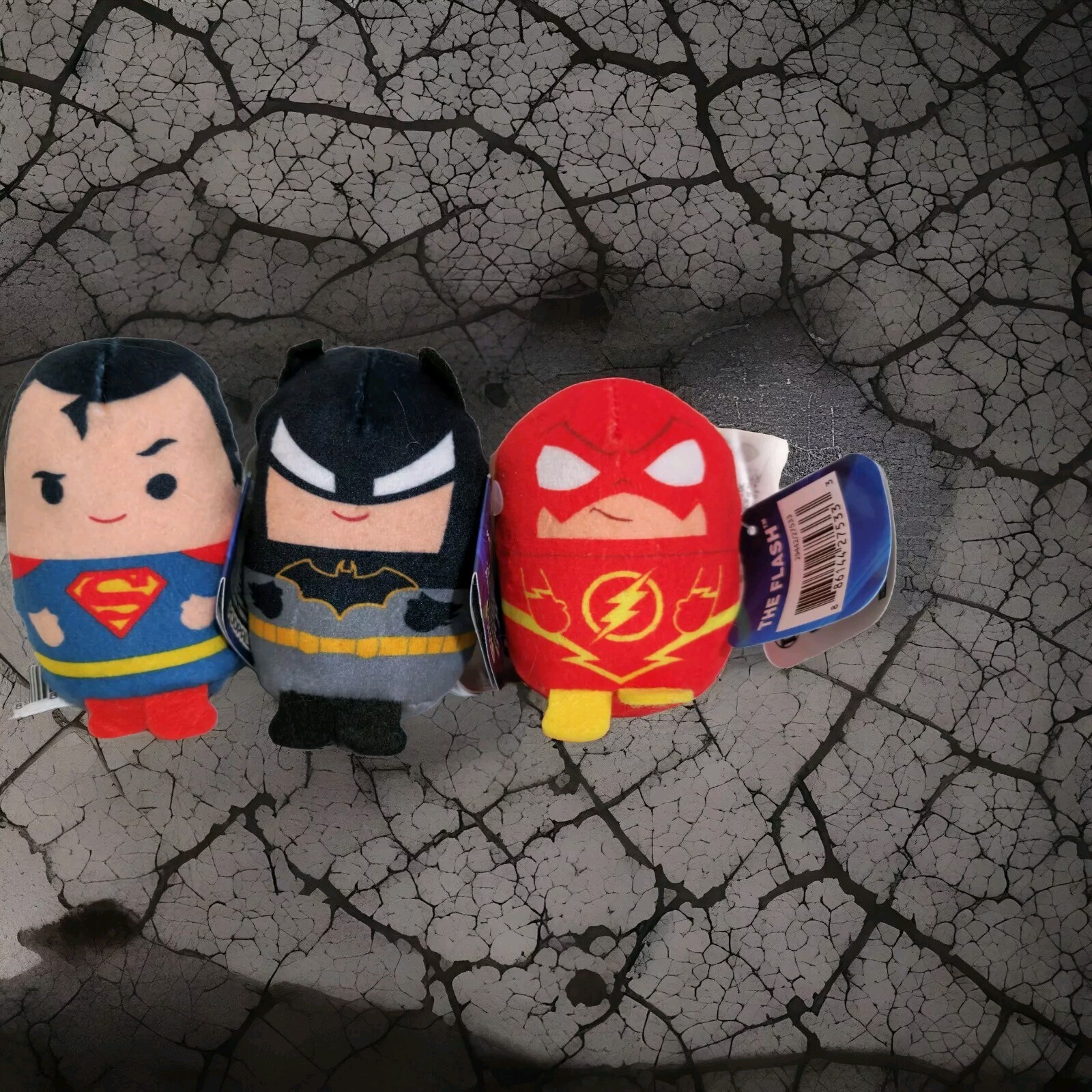 3 (Pod Pals) (DC Comics) (Mini Plush) 3\