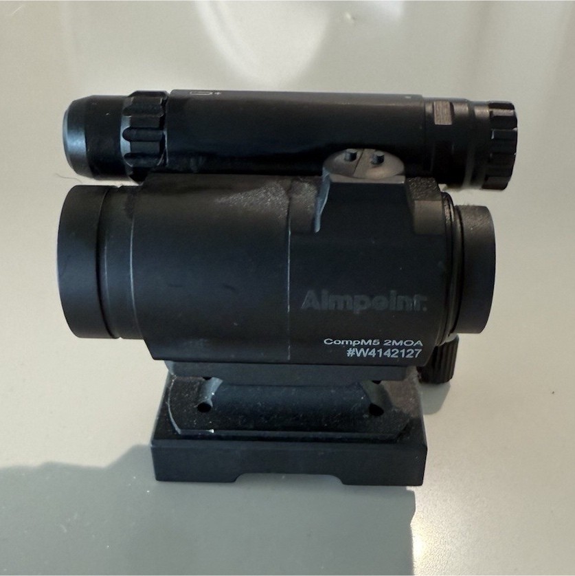 Aimpoint CompM5 2 MOA Red Dot Sight NO MOUNT Aimpoint CompM5 2 MOA Red Dot Sight NO MOUNT